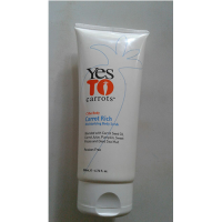 Yes To Carrots Moisturizing Body Scrub 200ml